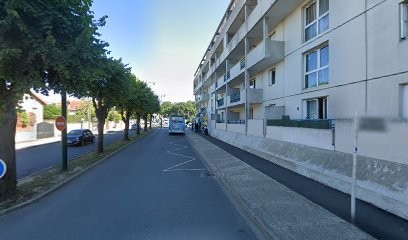 Nidsdanges16, Loueur de Voiture à Pontault-Combault