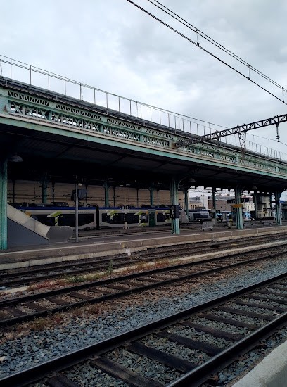 Hertz Location De Voitures - Lyon Lyon Perrache Railway Station, Loueur de Voiture à Lyon 02