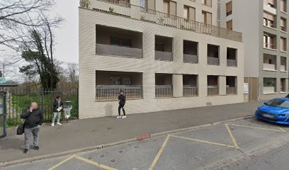 هنا باريس – مكتب تأجير سيارة مع سائق عربي خاص في باريس و مرشد سياحي, Loueur de Voiture à Romainville