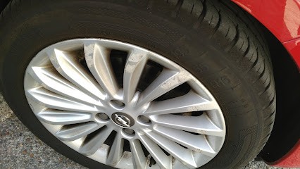 Thrifty Car Rental, Loueur de Voiture à Chanteau