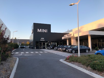 NEUBAUER Plaisir - BMW & MINI RENT, Loueur de Voiture à Plaisir